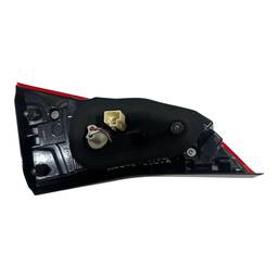 LANTERNA TRASEIRA DIREITA YARIS SEDAN 2019 A 2025 (MALA)