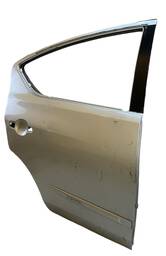 PORTA TRASEIRA DIREITA VERSA 2012 A 2021