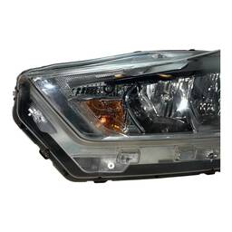 FAROL ESQUERDO KICKS 2017 A 2021 S/ LED C/DETALHE