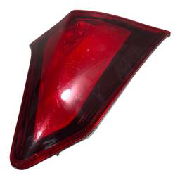 LANTERNA TRASEIRA ESQUERDA KICKS 2017 2018 A 2021 (MALA)