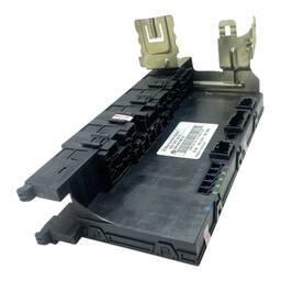 MODULO FUSIVEL PORTA MALAS MB C180 MERCEDES-BENZ 2004 2010