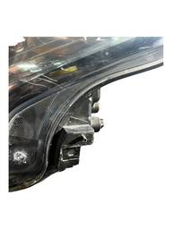 FAROL ESQUERDO VERSA 2015 A 2020