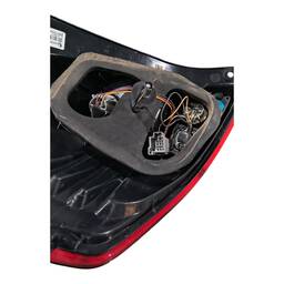 LANTERNA TRASEIRA DIREITA NEW FIESTA HATCH 2013 A 2019