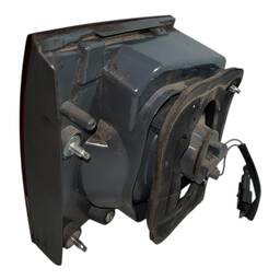 LANTERNA TRASEIRA DIREITA CRUZE 2012 A 2016 SEDAN (MALA)