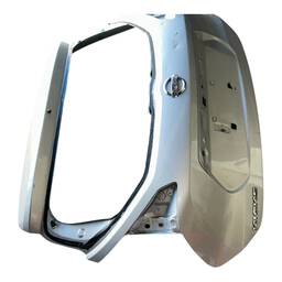 TAMPA TRASEIRA KICKS 2017 2018 A 2021