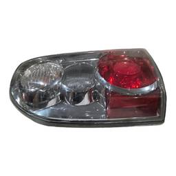 LANTERNA TRASEIRA ESQUERDA TRACKER VITARA 2006 A 2009