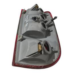 LANTERNA TRASEIRA ESQUERDA BLAZER 1995 1996 A 2001 TRICOLOR