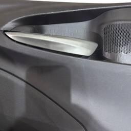 FORRO PORTA TRASEIRA ESQUERDA ORIGINAL FIAT ARGO PRECISION