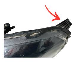 FAROL ESQUERDO KA 2018 A 2021 MASC NEGRA FRISO CROMADO