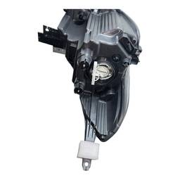 FAROL PARALELO ESQUERDO VERSA 2015 A 2020