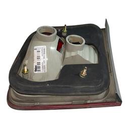 LANTERNA TRASEIRA ESQUERDA POLO SEDAN 2003 A 2006 (MALA)