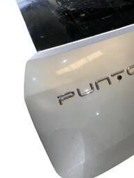 TAMPA TRASEIRA COM VIDRO VIGIA ORIGINAL FIAT PUNTO 2008 2017