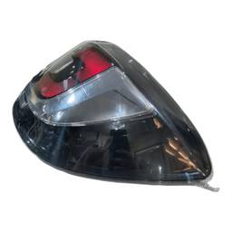 LANTERNA TRASEIRA DIREITA SANDERO 2020 A 2023 FUME (CANTO)