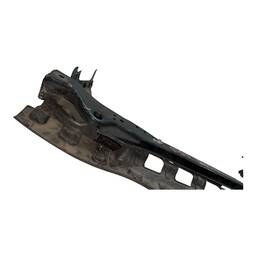 DEFLETOR/SUPORTE INFERIOR PARACHOQUE TRACKER 2014 A 2019