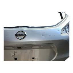 TAMPA TRASEIRA KICKS 2017 2018 A 2021