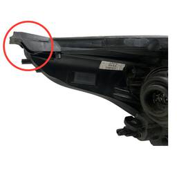 FAROL ESQUERDO KA 2018 A 2021 MASC NEGRA FRISO CROMADO