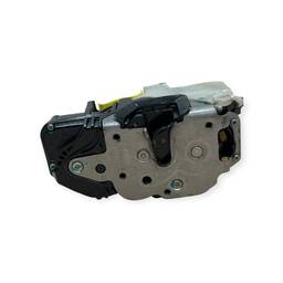 FECHADURA PORTA DIANTEIRA ESQ CRUZE12/16 TRACKER 14/19 5PINO
