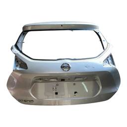 TAMPA TRASEIRA KICKS 2017 2018 A 2021