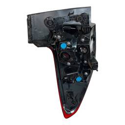 LANTERNA TRASEIRA DIREITA TRACKER 2020 A 2025 (CANTO) S/ LED