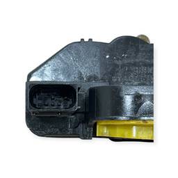 FECHADURA PORTA DIANTEIRA ESQ CRUZE12/16 TRACKER 14/19 5PINO