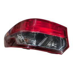 LANTERNA TRASEIRA ESQUERDA KICKS 2017 2018 A 2021 (CANTO)