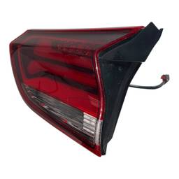 LANTERNA TRASEIRA DIREITA TRACKER 2020 A 2025 (MALA) C / LED