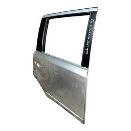 PORTA TRASEIRA DIREITA LIVINA 2010 A LIVINA 2010 2011 A 2014