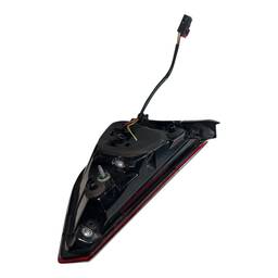 LANTERNA TRASEIRA DIREITA TRACKER 2020 A 2025 (MALA) C / LED