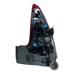 LANTERNA TRASEIRA ESQUERDA TRACKER 2020 A 2025 (CANTO) C/LED