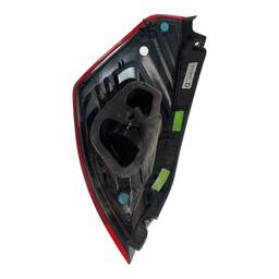 LANTERNA TRASEIRA DIREITA NEW FIESTA HATCH 2013 A 2019