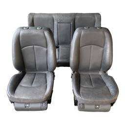 JOGO BANCO EM COURO MERCEDES-BENZ E350 2005 DETALHE