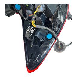 LANTERNA TRASEIRA DIREITA TRACKER 2020 A 2025 (CANTO) C/LED