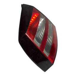 LANTERNA TRASEIRA ESQUERDA ASTRA HATCH 2003 A 2012 BICOLOR