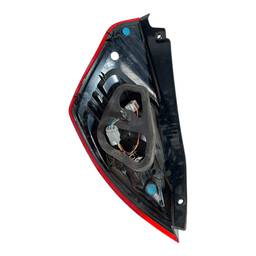 LANTERNA TRASEIRA DIREITA NEW FIESTA HATCH 2013 A 2019