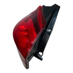 LANTERNA TRASEIRA ESQUERDA KICKS 2017 2018 A 2021 (CANTO)