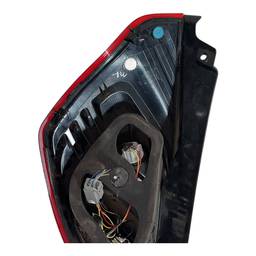 LANTERNA TRASEIRA DIREITA NEW FIESTA HATCH 2013 A 2019