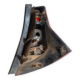 LANTERNA TRASEIRA ESQUERDA SANDERO 2008 2009 A 2011