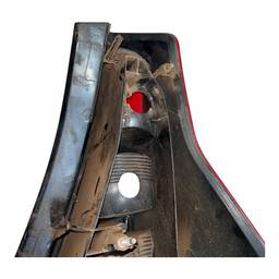 LANTERNA TRASEIRA ESQUERDA SANDERO 2008 2009 A 2011