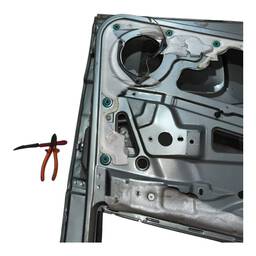 PORTA TRASEIRA ESQUERDA UNO VIVACE 2011 A 2021 S/ FURO MOLDU