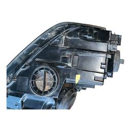 FAROL ESQUERDO POLO VIRTUS 18/22 MASC NEGRA RECUPERADO