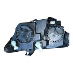 FAROL DIREITO TRACKER 2020/2025 S/ LED RECUPERADO 