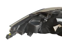 FAROL DIREITO ETIOS 2013 A 2021 CARCAÇA PRETA (AVARIA)