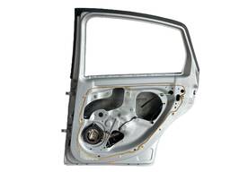 PORTA TRASEIRA DIREITA FIAT LINEA 2009,2010 A 2016 (AVARIA)