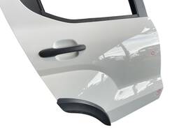 PORTA TRASEIRA DIREITA MOBI 2017/COM FURO (AVARIA)