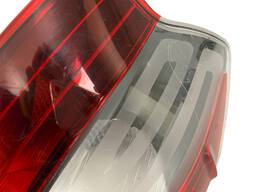 LANTERNA TRASEIRA DIREITA  MOBI 2017/