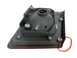 LANTERNA TRASEIRA ESQUERDA CRUZE 2012 A 2016 SEDAN (DETALHE)