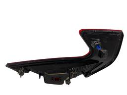 LANTERNA TRASEIRA ESQUERDA HB20 HATCH 20 A 22 (MALA) DETALHE