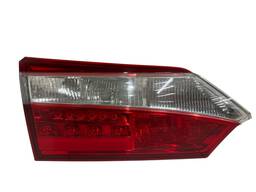 Lanterna Traseira Esquerda Corolla 2015/2017 (mala) DETALHE