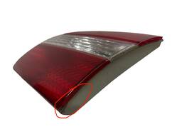 LANTERNA TRASEIRA DIREITA COROLLA 1998 A 2002 (MALA) DETALHE