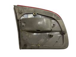 LANTERNA TRASEIRA DIREITA COROLLA 1998 A 2002 (MALA) DETALHE